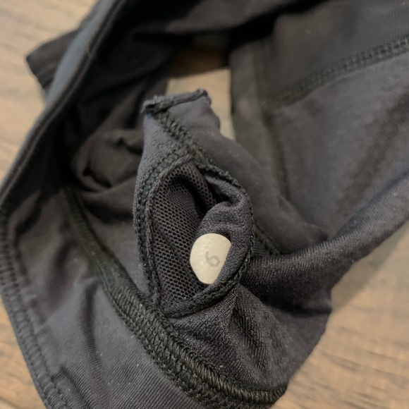 Black Lululemon Zip Up Sports Bra (size 6) - Picture 5 of 5